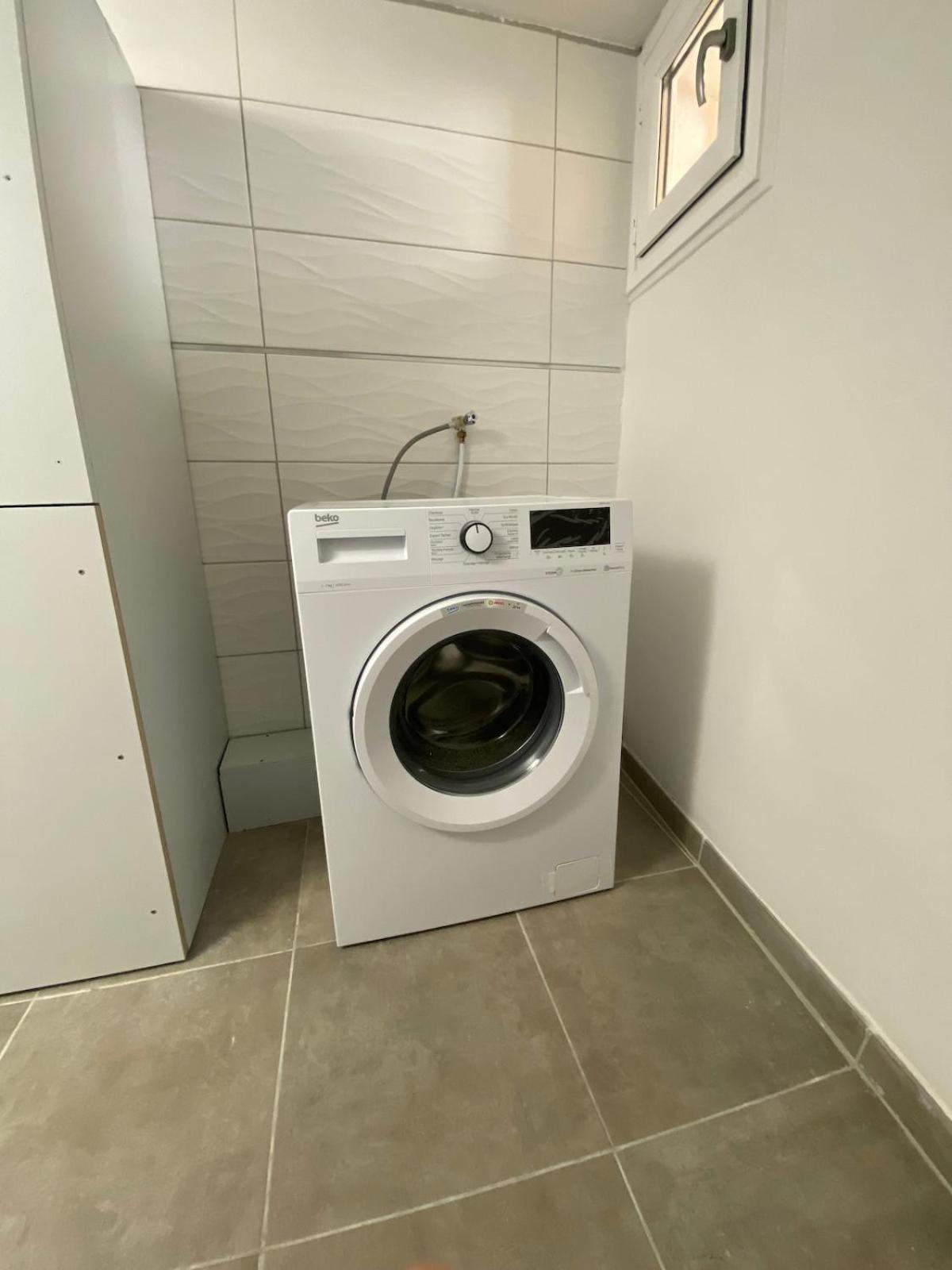 Superbe Appartement Climatise Avec Patio มงต์เปอลิเยร์ ภายนอก รูปภาพ